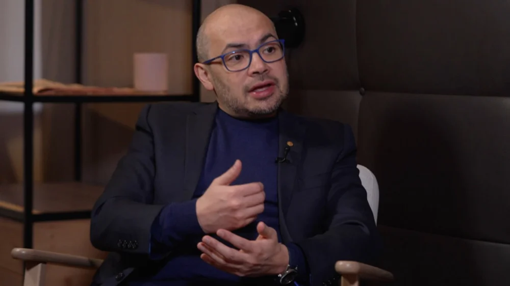 Artificial Intelligence Investment Landscape Exhibits Cautionary Signals, Warns DeepMind Chief