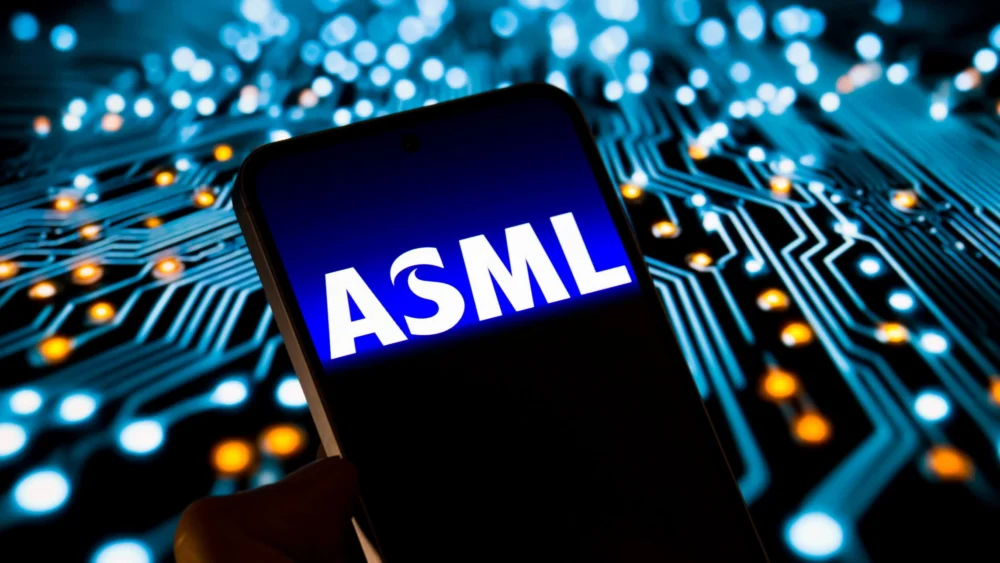 ASML’s Dominance in Semiconductor Manufacturing Propels Record Sales Amidst the Artificial Intelligence Revolution.
