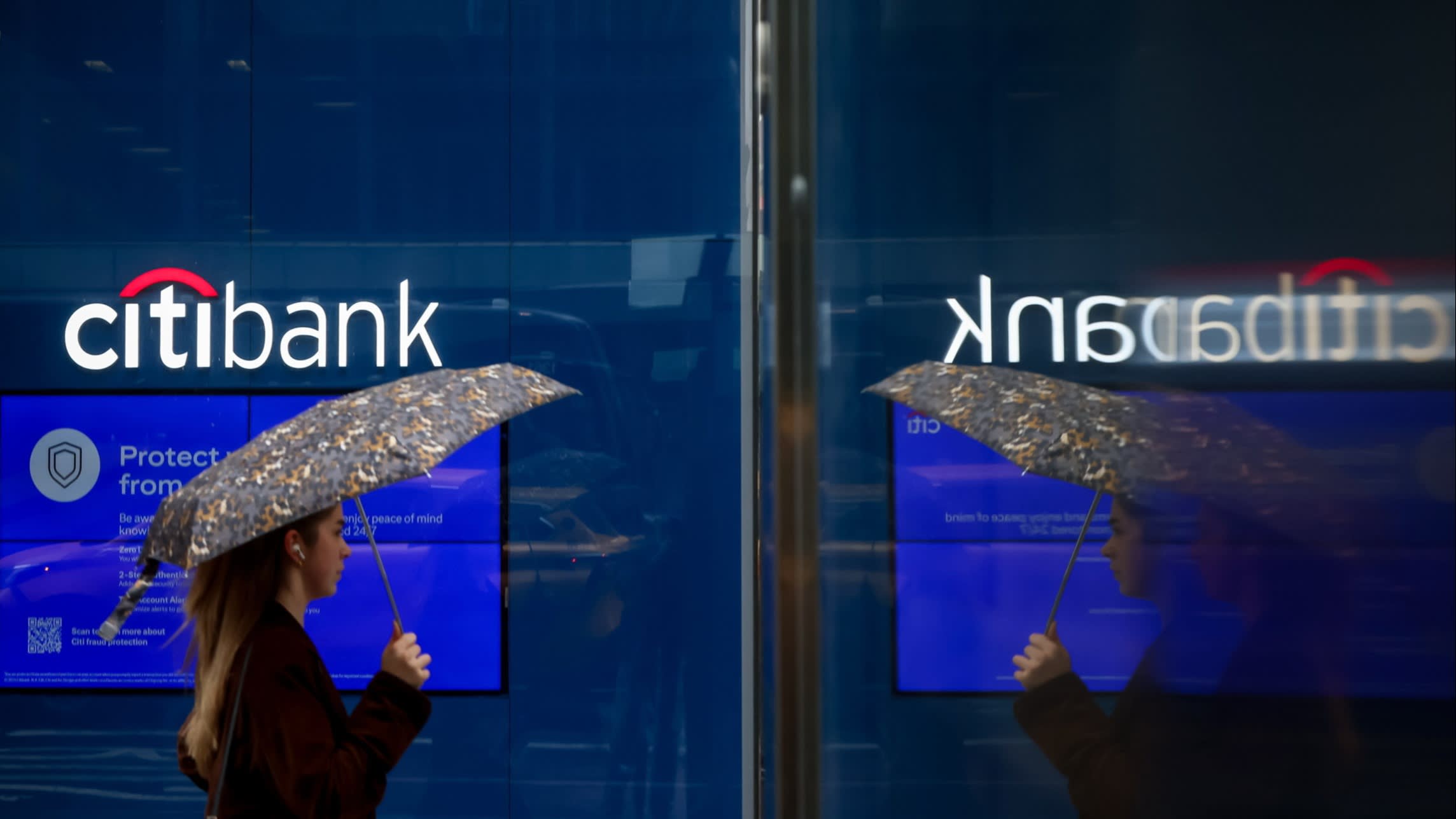 Citigroup Navigates Profit Dip Amidst Ambitious Strategic Overhaul and Escalating Operational Costs