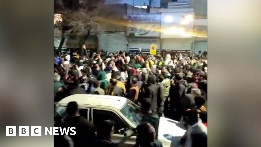 Iran Engulfed in Escalating Protests as Economic Crisis Deepens and Calls for Systemic Change Amplify