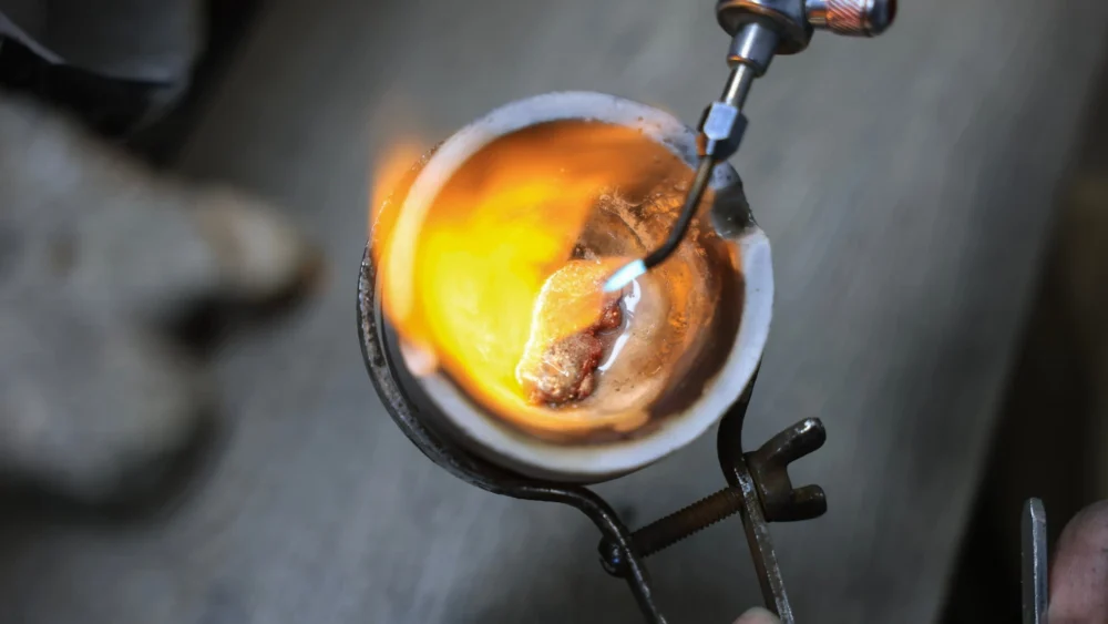 Precious Metal Surges to Unprecedented Heights as Dollar Weakens and Economic Uncertainty Mounts