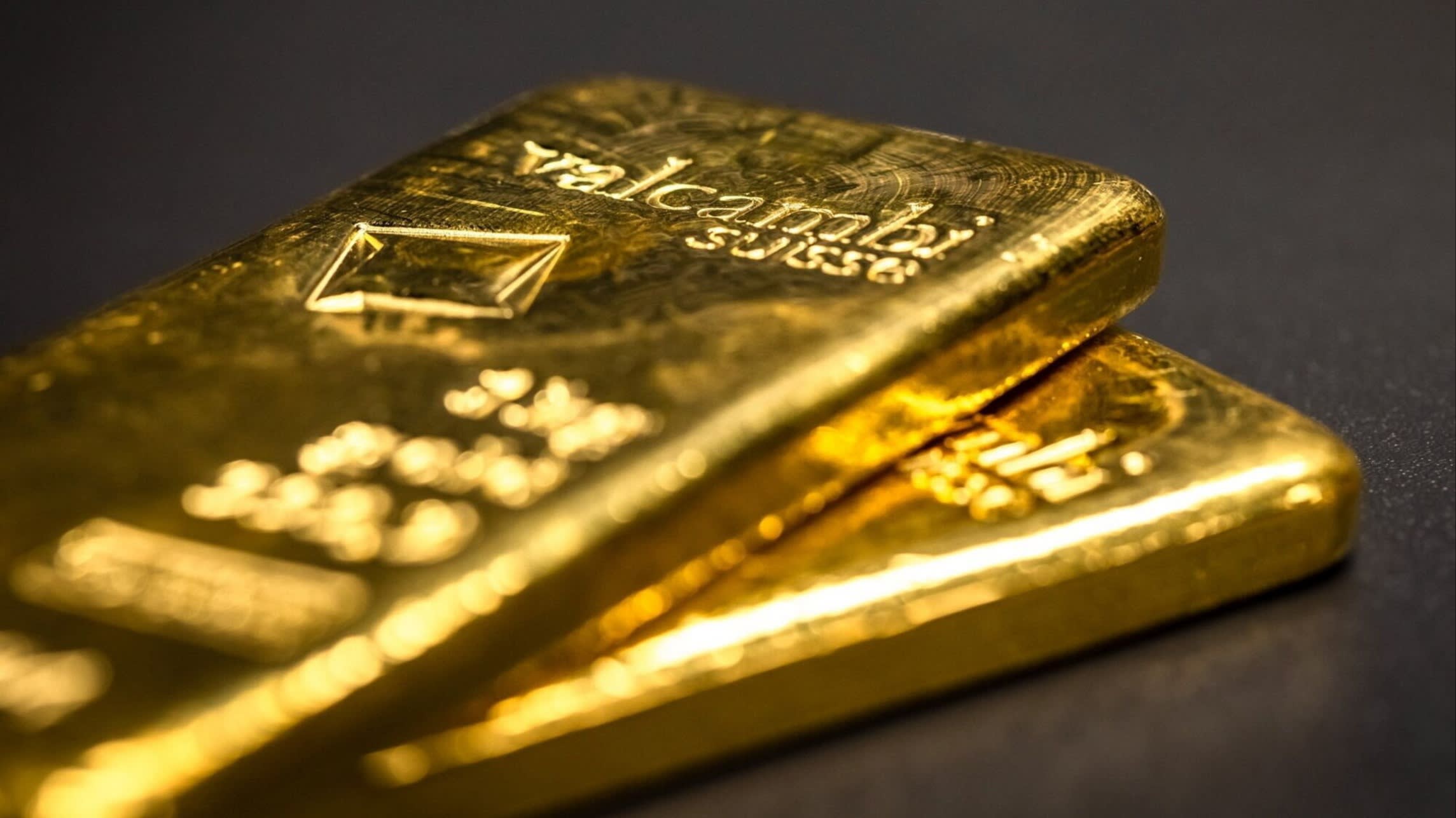 Precious Metals Surge to Unprecedented Valuations Amidst Shifting Monetary Policy Sands and Federal Reserve Independence Concerns