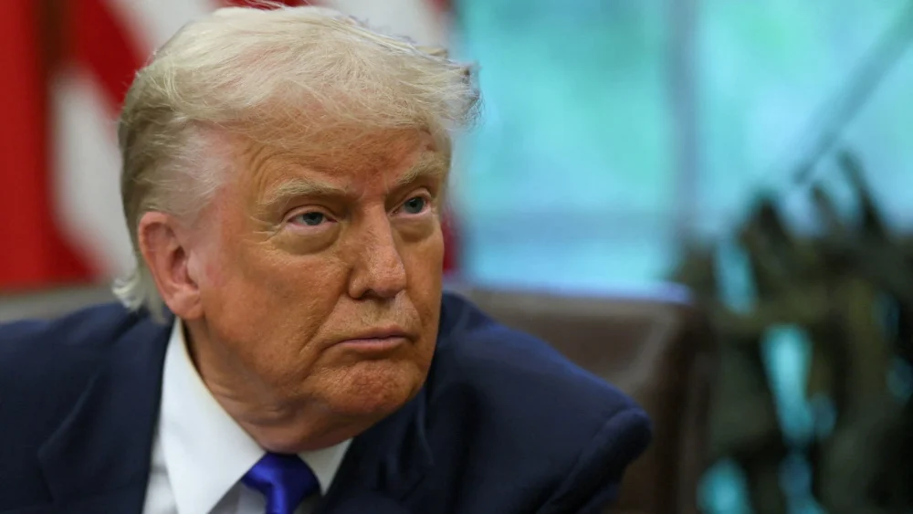 United States Imposes Sweeping 25% Tariff on Nations Engaging with Iran