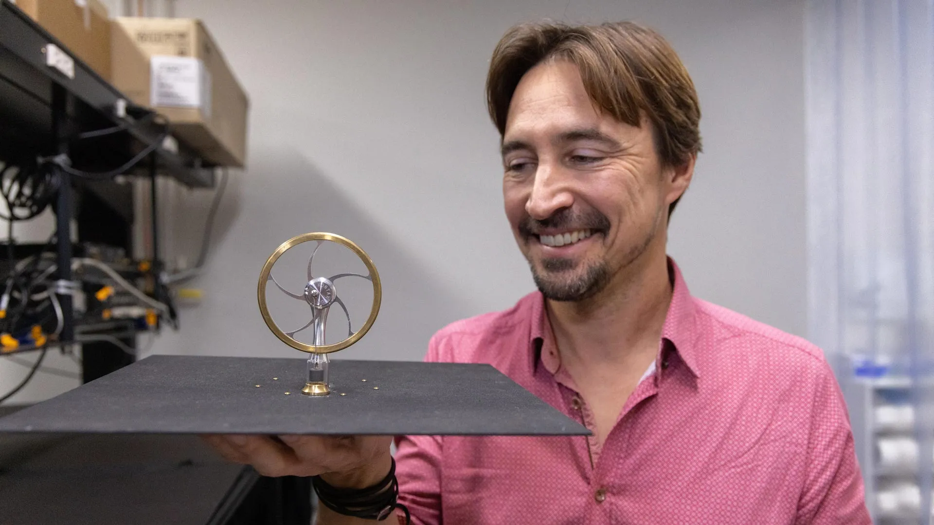 Harnessing the Nocturnal Chill: Pioneering Engine Extracts Power from the Cosmos