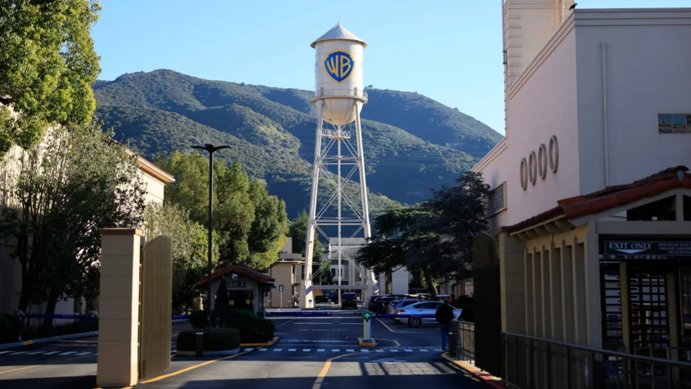 Media Conglomerate Wars Escalate as Paramount Seeks to Acquire Warner Bros. Discovery in a Strategically Enhanced Bid