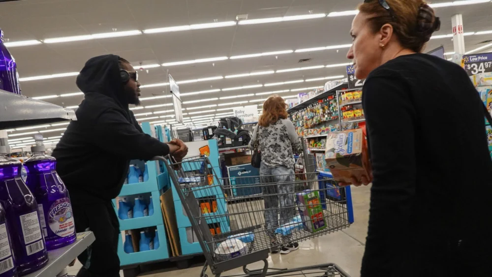 Tariff Burden Falls Predominantly on American Entities, New York Fed Study Reveals