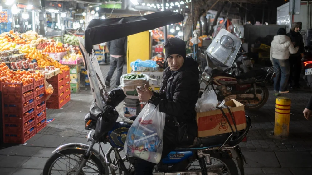 Tehran Under a Shadow: Anxiety Grips the Capital Amidst Escalating Geopolitical Tensions