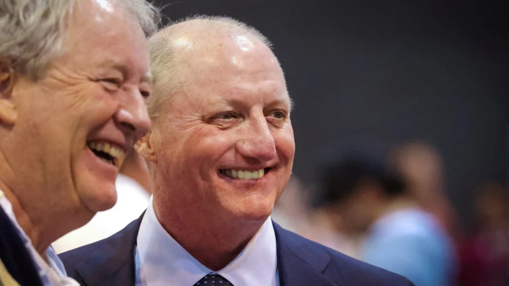 Berkshire Hathaway Initiates First Share Repurchase Under Greg Abel’s Leadership, Signaling Strategic Shift