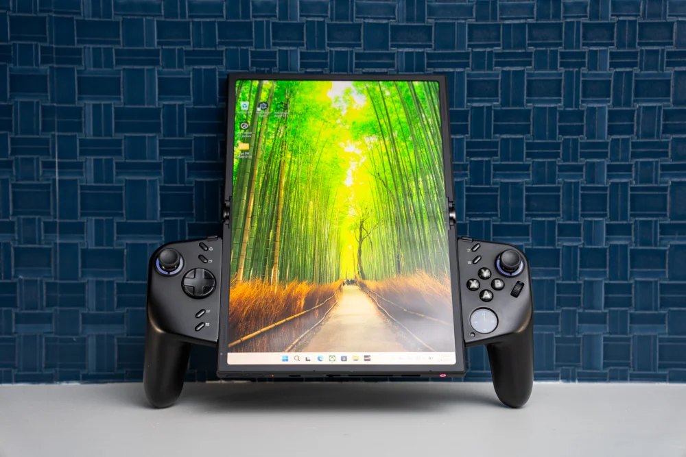 Lenovo Unveils Ambitious Legion Go Fold Concept: A Glimpse into the Future of Portable PC Gaming and Productivity