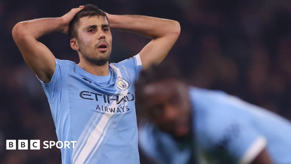 Premier League Title Race Intensifies: Manchester City’s Stumble Grants Arsenal Significant Advantage