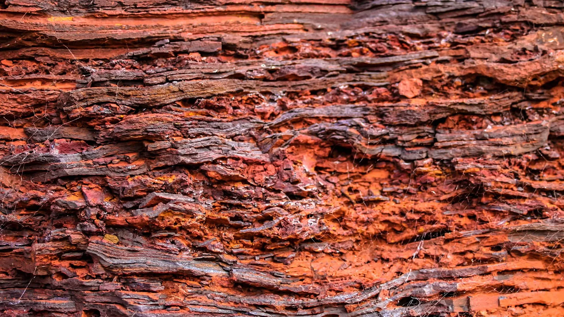 Australia’s Deep Red Earth: A Potential Frontier for Natural Hydrogen