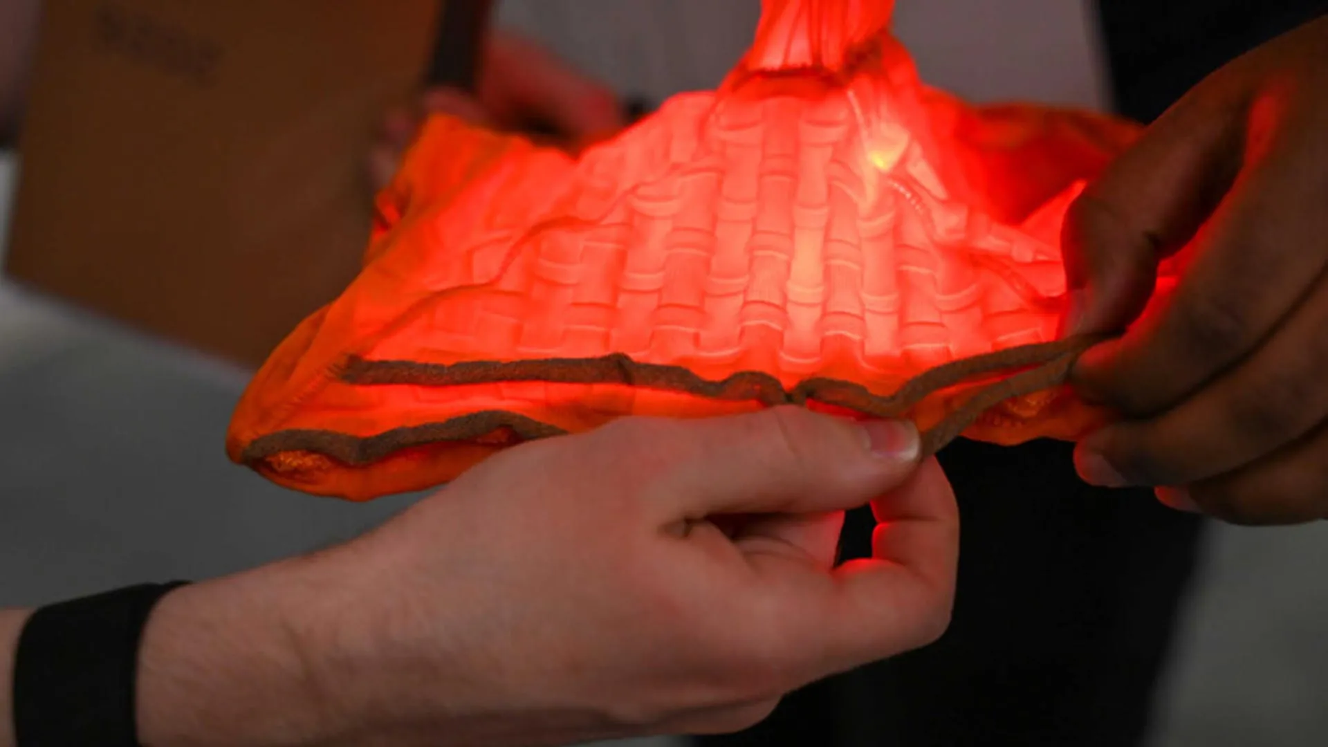 Engineered Textiles: Pioneering Adaptive Fabrics Through Advanced Knitting Mechanics