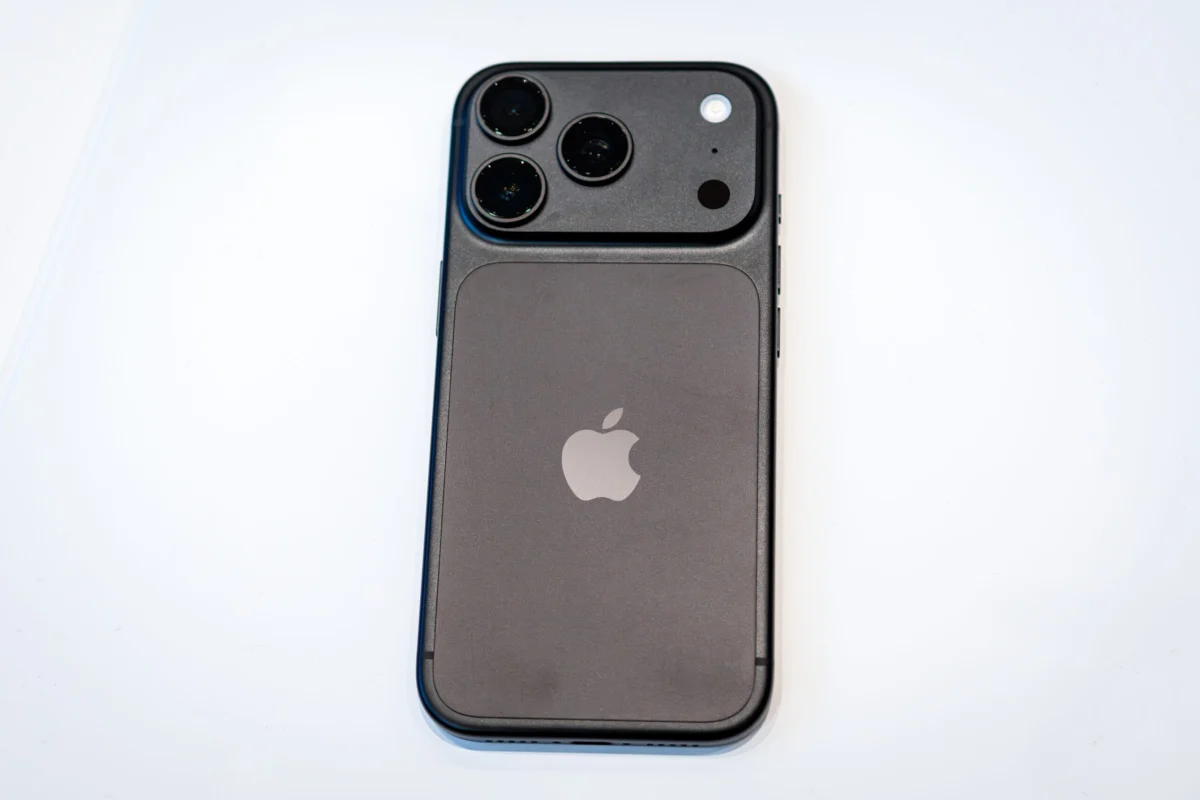 The Obsidian Enigma Returns: Apple Reintroduces Black to iPhone Pro Lineup